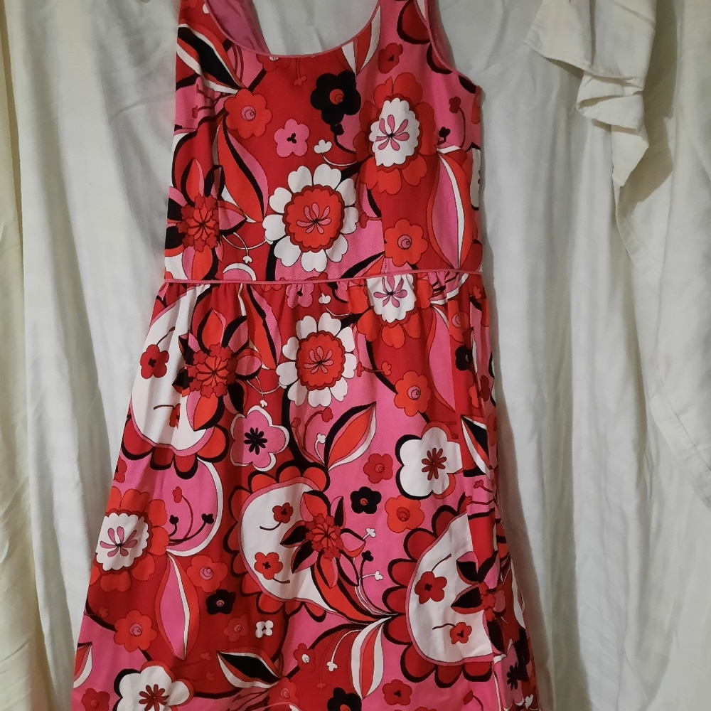 NEW Size 8 dress